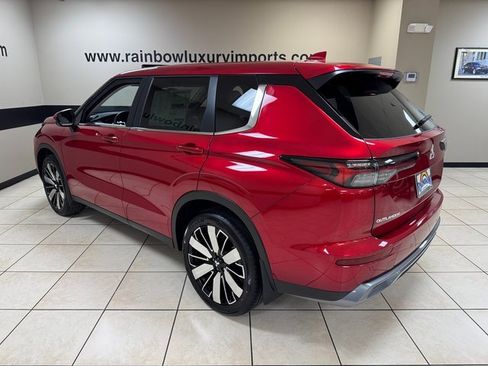 New 2025 Mitsubishi Outlander SE image 4