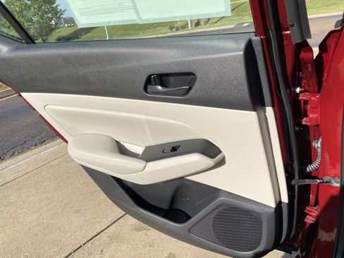 Used 2025 Nissan Altima 2.5 SV image 48