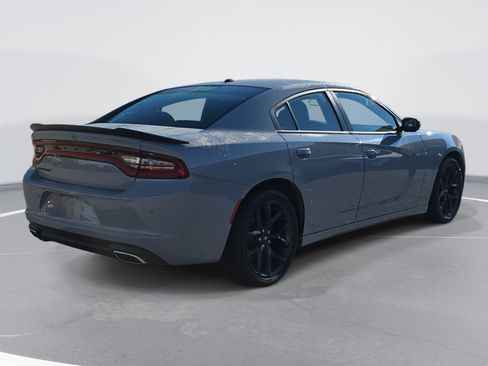 Used 2022 Dodge Charger SXT w/ Blacktop Package image 5