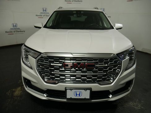 Used 2022 GMC Terrain Denali w/ Denali Premium Package image 2
