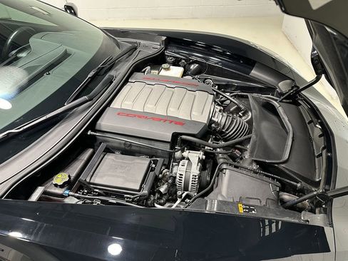 Used 2019 Chevrolet Corvette Stingray Coupe w/ 1LT image 5
