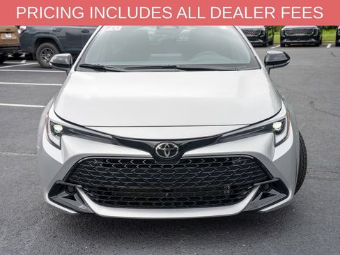 Used 2026 Toyota Corolla SE FWD image 2