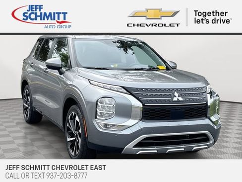 Used 2023 Mitsubishi Outlander SE FWD image 1
