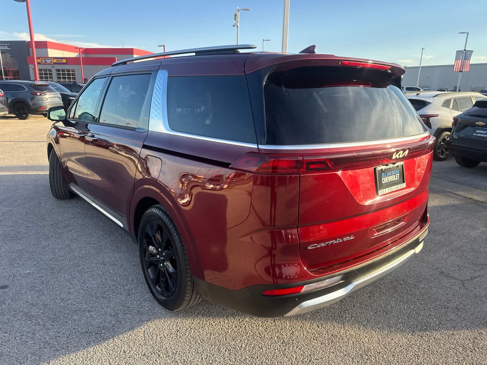 Used 2022 Kia Carnival SX FWD image 3