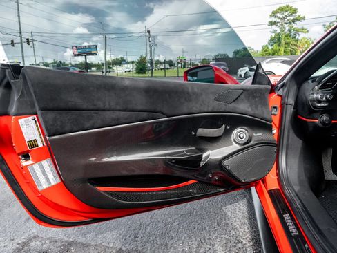 Used 2019 Ferrari 488 Pista Coupe RWD image 46