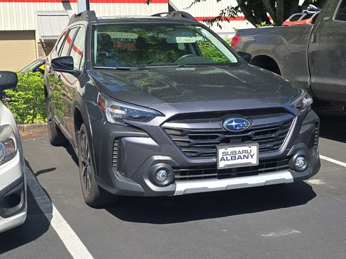 Used 2023 Subaru Outback Limited AWD/4WD image 2