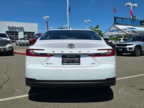 Used 2025 Toyota Camry LE FWD image 5