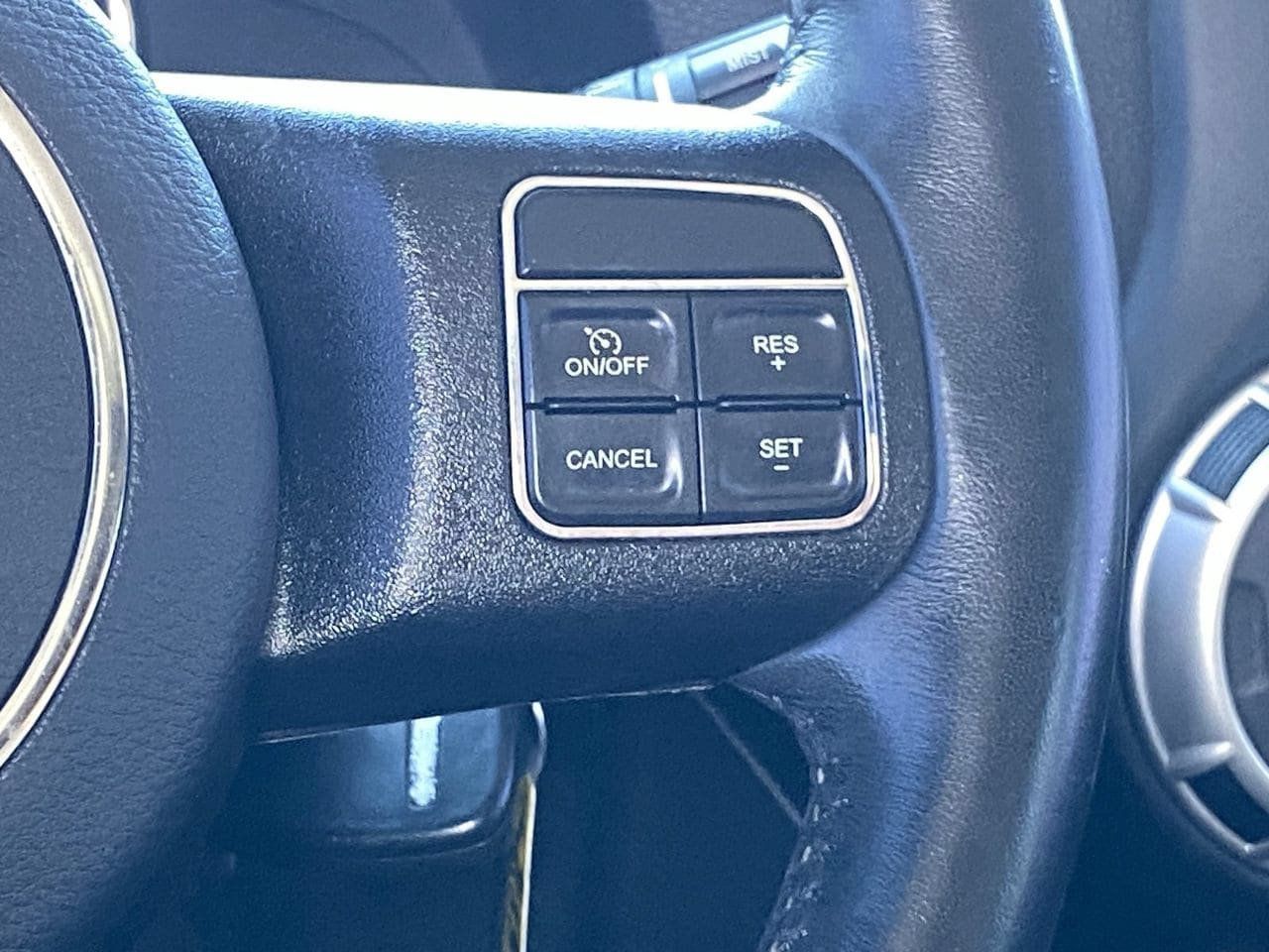 Used 2018 Jeep Wrangler Unlimited Sahara AWD/4WD image 27