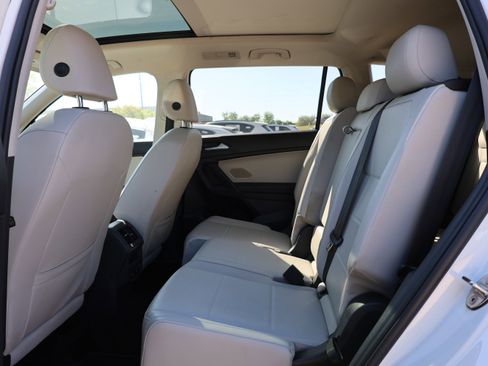 Used 2021 Volkswagen Tiguan SEL image 11