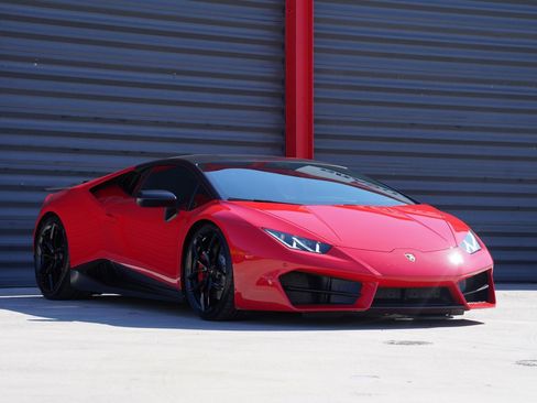 Used 2019 Lamborghini Huracan LP 580-2 image 2