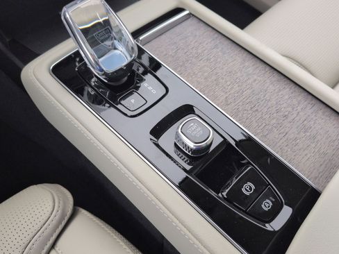 New 2026 Volvo XC90 B6 Ultra image 22