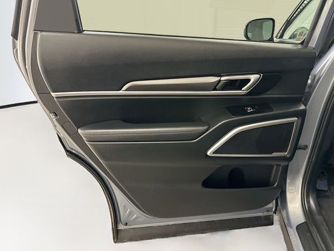 Used 2025 Kia Telluride S image 28