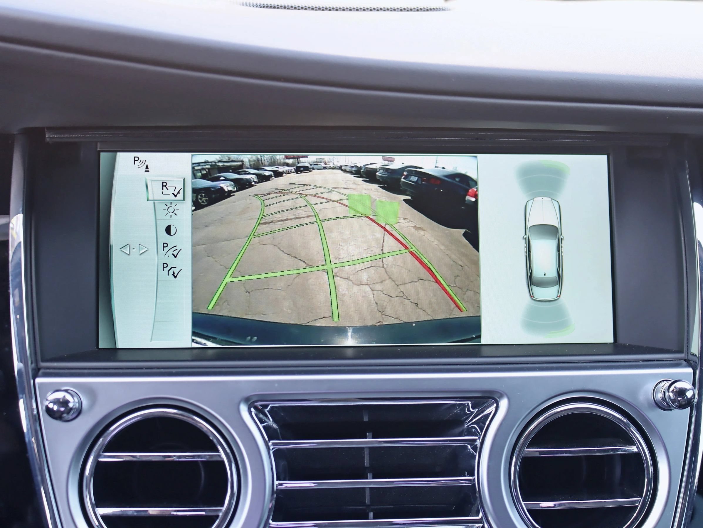Used 2015 Rolls-Royce Ghost RWD image 25