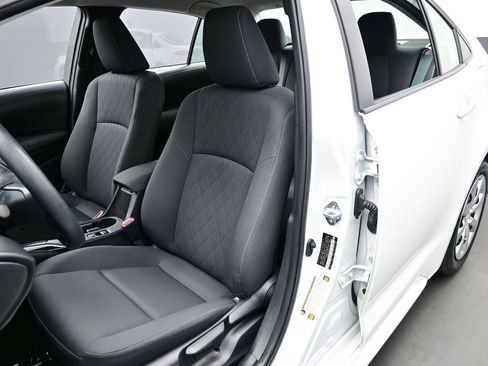 Used 2025 Toyota Corolla LE FWD image 11