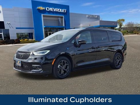 Used 2025 Chrysler Pacifica Premium FWD image 34