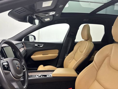 Used 2021 Volvo XC60 T5 Inscription w/ Climate Package image 24