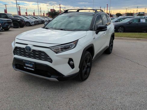 Used 2019 Toyota RAV4 XSE image 4