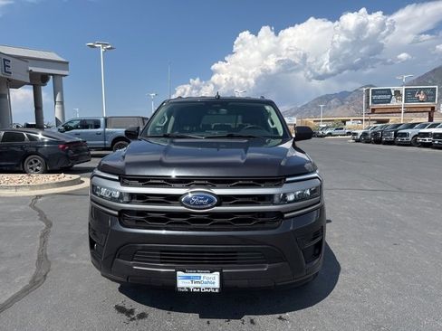 Used 2024 Ford Expedition XLT image 3