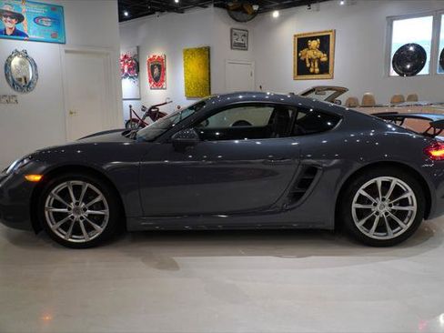 Used 2018 Porsche 718 Cayman RWD image 4