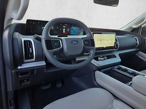 New 2026 Ford Expedition Active RWD image 3