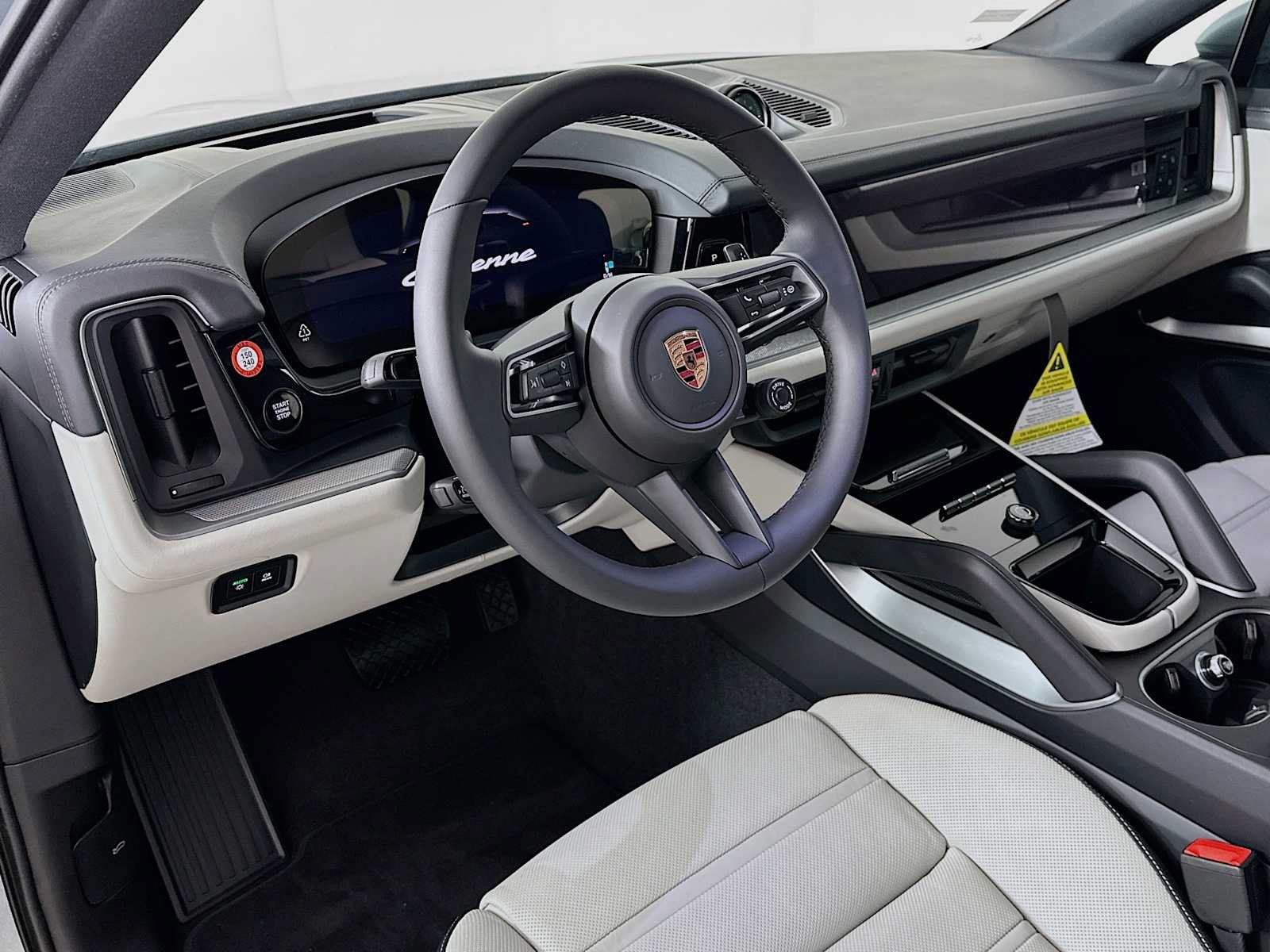 Used 2026 Porsche Cayenne Coupe AWD/4WD image 4