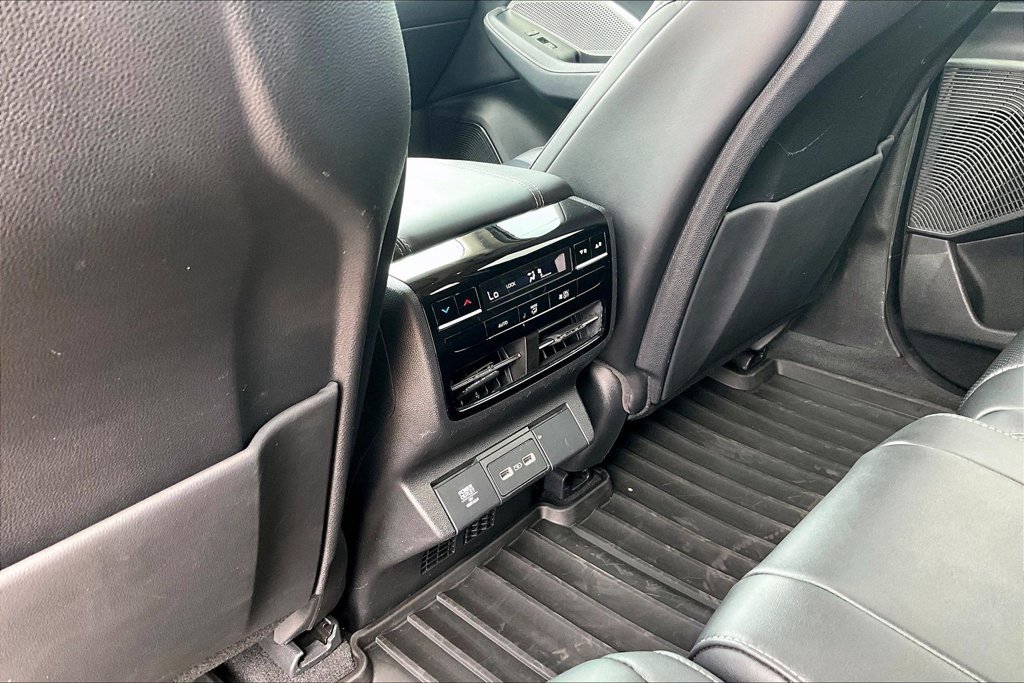 Used 2023 Acura MDX w/ Technology Package FWD image 33