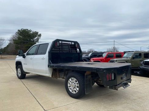 Used 2022 Chevrolet Silverado 2500 LT w/ Convenience Package image 6