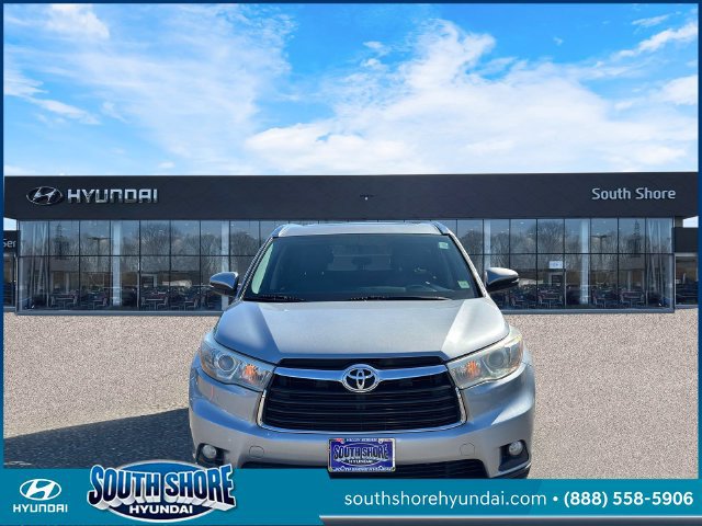 Used 2016 Toyota Highlander XLE AWD/4WD image 2