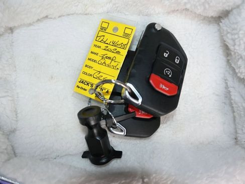 Used 2020 Jeep Gladiator Overland AWD/4WD image 21