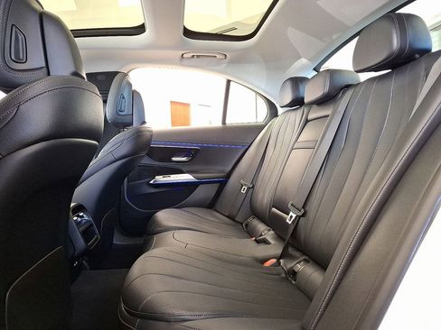 Used 2024 Mercedes-Benz E 350 4MATIC Sedan image 10