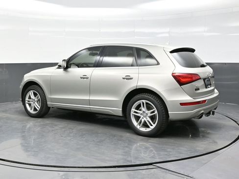Used 2017 Audi Q5 2.0T Premium Plus w/ Technology Package AWD/4WD image 4