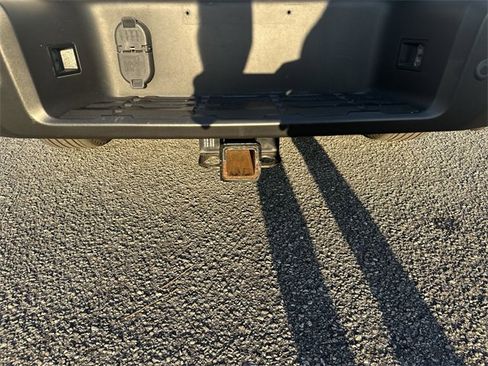 Used 2024 Nissan Frontier SV w/ SV Convenience Package image 13