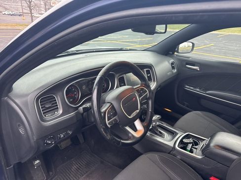 Used 2015 Dodge Charger SXT image 14