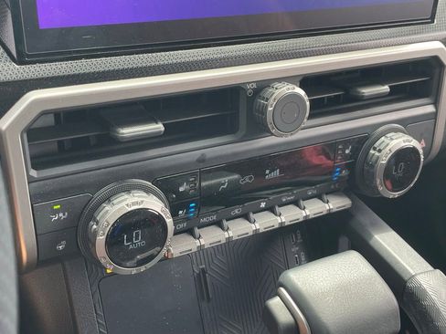 Used 2025 Toyota 4Runner Limited w/ Tow Technology Package AWD/4WD image 10