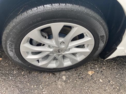 Used 2019 Nissan Sentra SV FWD image 35