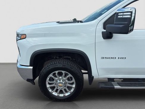 Used 2025 Chevrolet Silverado 3500 LTZ AWD/4WD image 10