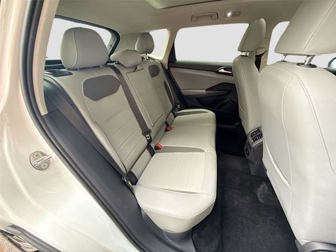 Used 2022 Volkswagen Taos SE image 26