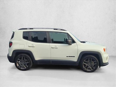 Used 2021 Jeep Renegade Latitude image 4