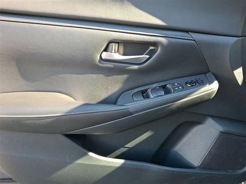 Used 2022 Nissan Sentra SV image 12