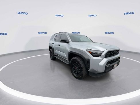 Used 2025 Toyota 4Runner 4WD image 2