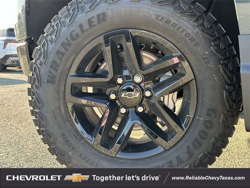 New 2026 Chevrolet Silverado 1500 Custom Trail Boss w/ LPO, Dark Essentials Package image 10