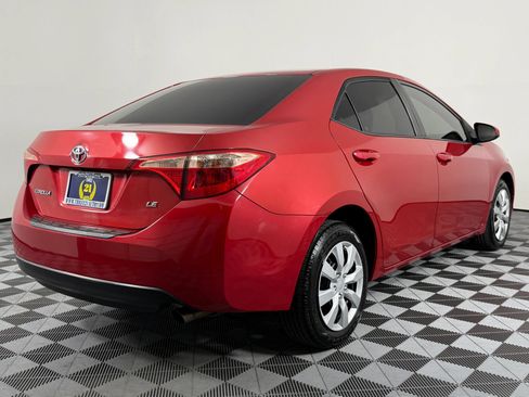 Used 2019 Toyota Corolla LE w/ Carpet Mat Package (TMS) FWD image 8