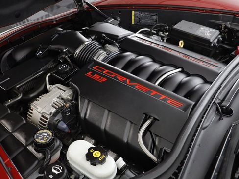 Used 2010 Chevrolet Corvette Coupe w/ Roof Package image 22