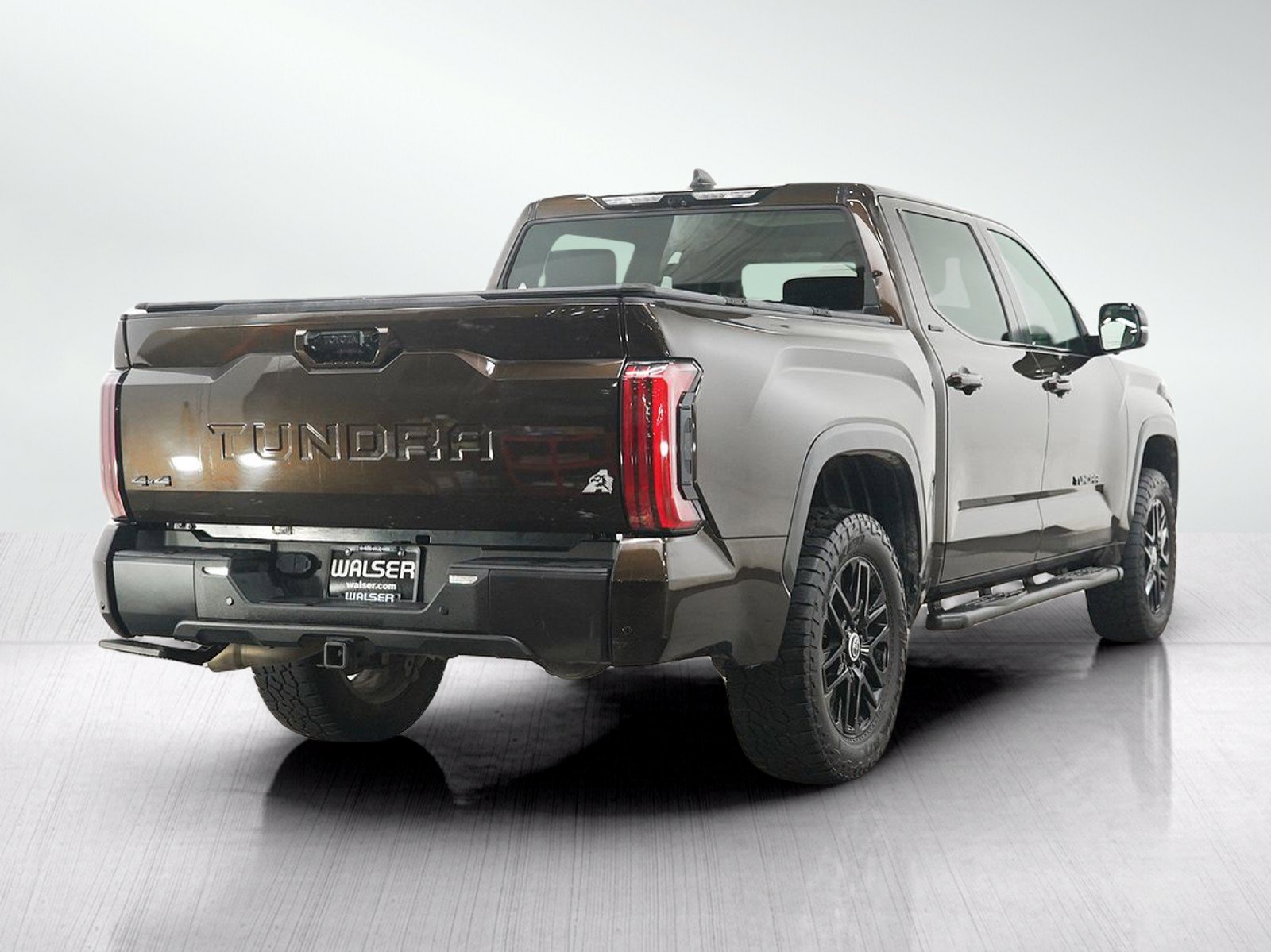 Used 2024 Toyota Tundra Limited AWD/4WD image 5