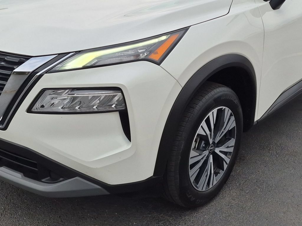 Used 2023 Nissan Rogue SV AWD/4WD image 9