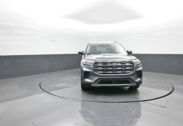 New 2026 Ford Explorer Active RWD image 2