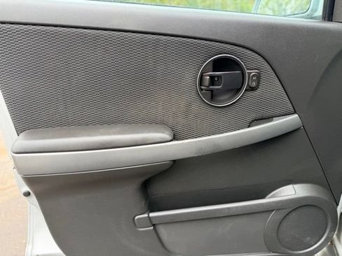 Used 2006 Pontiac Torrent 2WD image 10