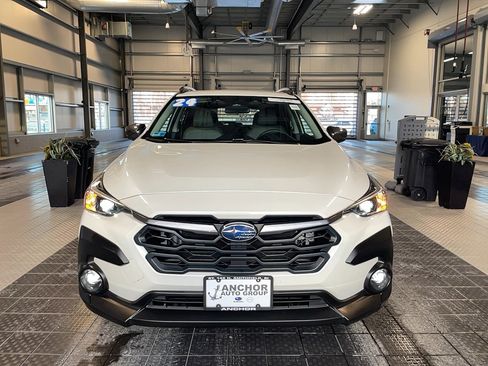 Used 2024 Subaru Crosstrek 2.0i Premium image 2
