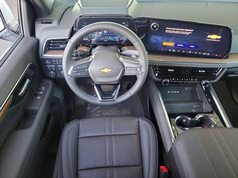 New 2026 Chevrolet Suburban High Country image 7