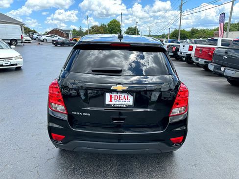 Used 2020 Chevrolet Trax LS w/ Tint and Cruise Package image 3